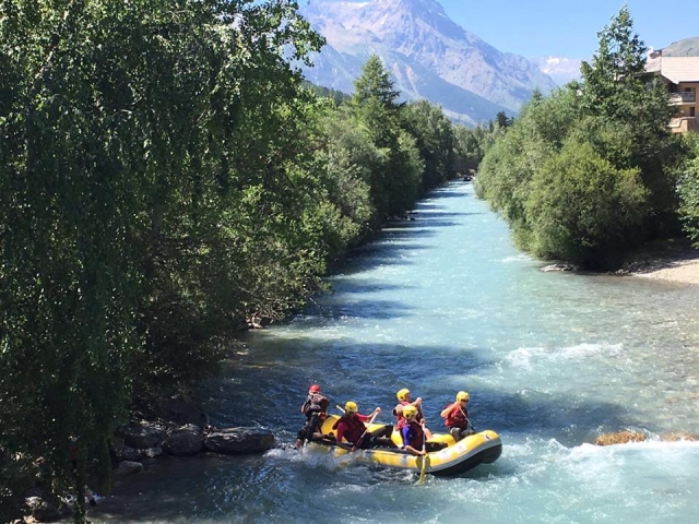  Luchando con el rafting 