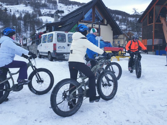  En grupos en bicicletas de cerro 