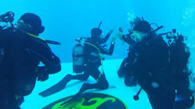  Aquí un instructor submarino 