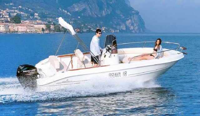  Barco sin licencia 40hp 