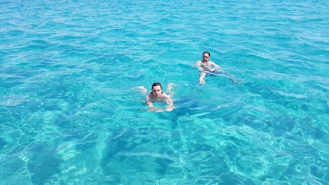  Renta de barco avola 