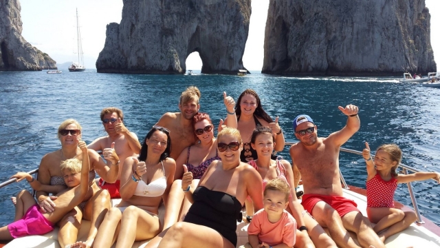Renta de barco en grupo a Positano