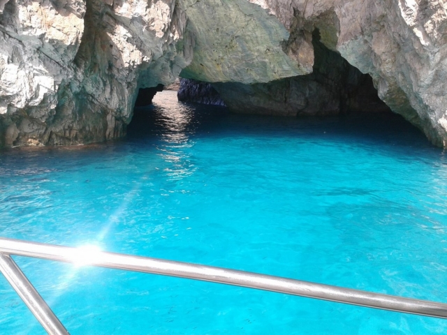 Organización de excursiones en barco a la gruta azul de Capri