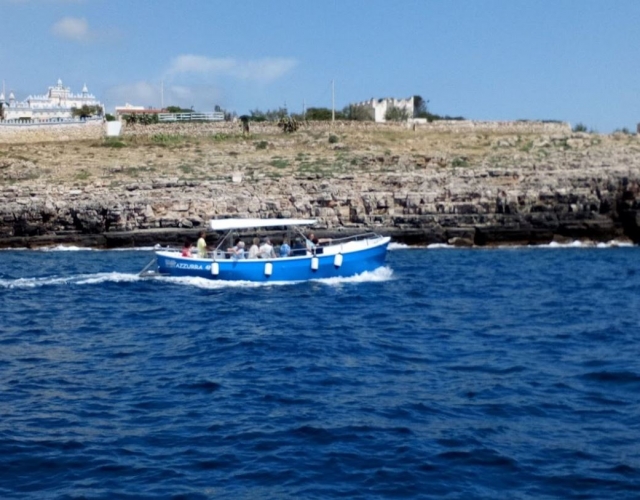  Centro náutico para excursiones en barco por la costa de Capo di Leuca.JPG 