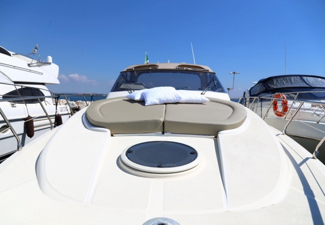  Aquí es donde tomar el sol en nuestro yale Giannetusted 48 