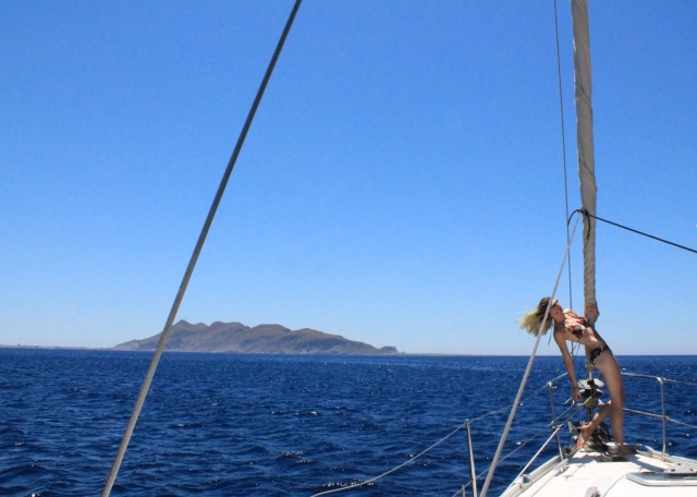  Posando en la proa 