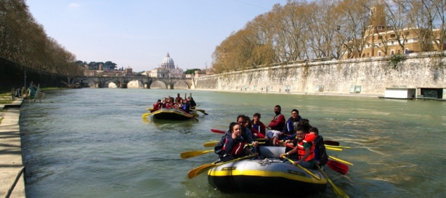  Hasta doce personas por barco 