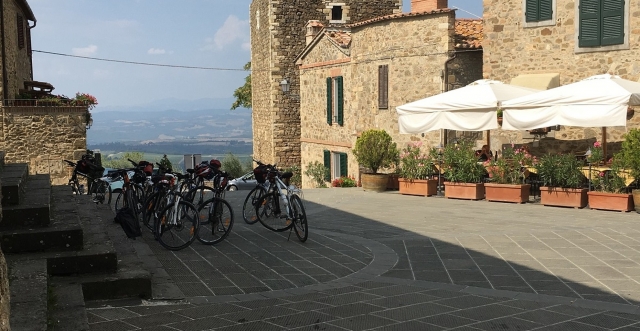  Piazza di Montalcino 