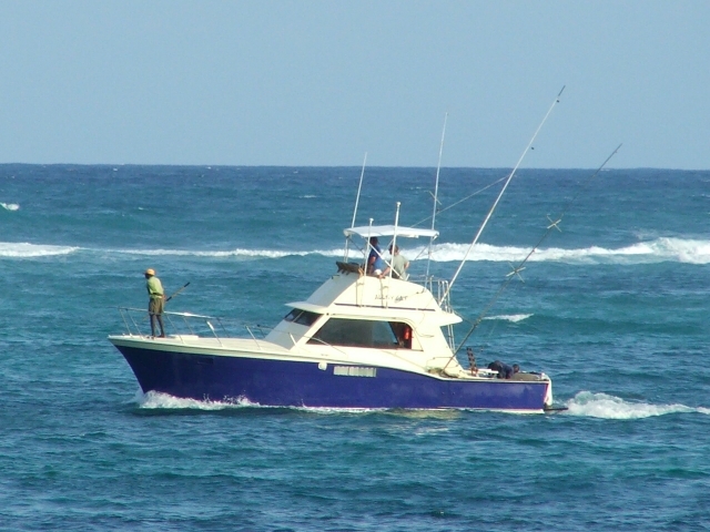  Barco listo para pesca deportiva