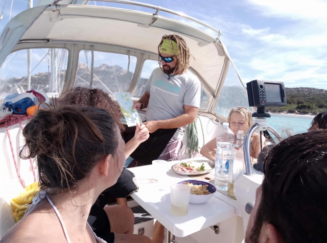Almuerzo a bordo 