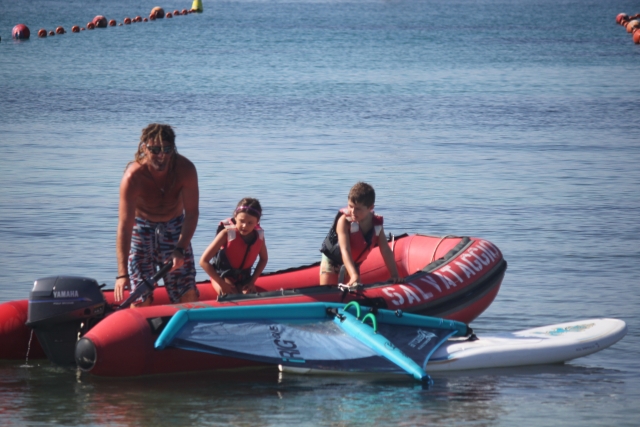  sales en una balsa para hacer windsurf 