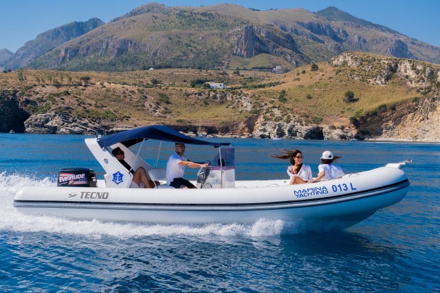 Renta uno de nuestros barcos 