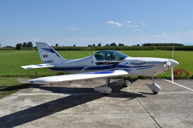 Uno de nuestros aviones