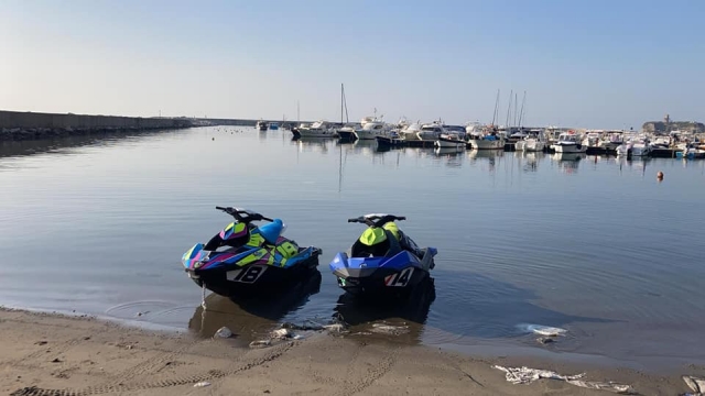  Jet skis 