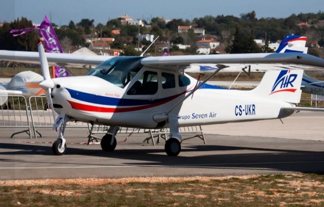  nuestro avión le está esperando 