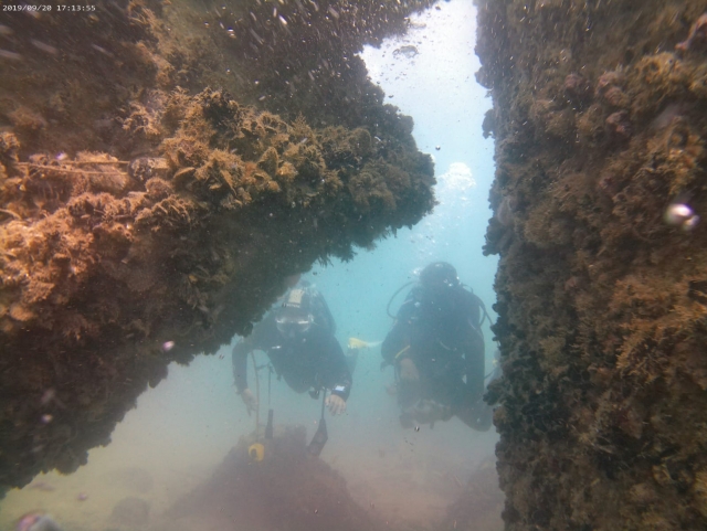  Exploraciones submarinas 