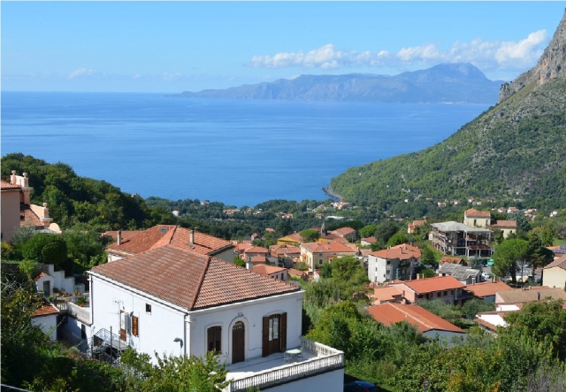 conoce maratea con esle equipo local 