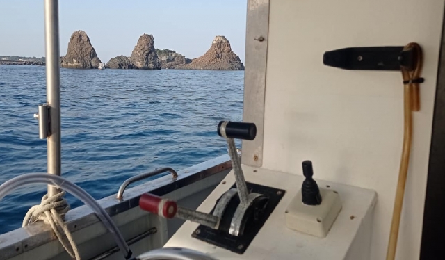  barcca a aci castello 