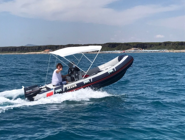  toscana en el mar barcos