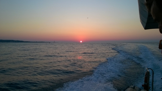  excursión en barco al atardecer 