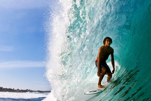  wingsurf sobre las olas 
