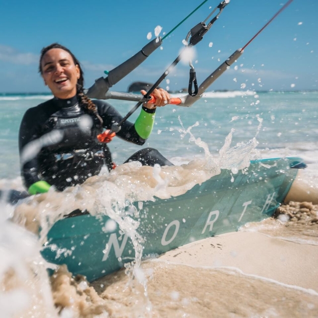  kitesurf en las olas 