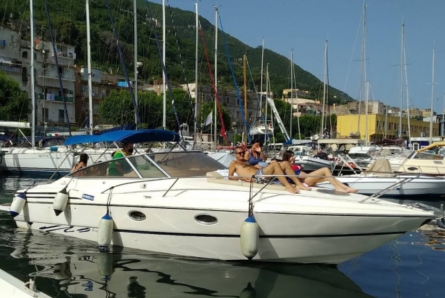 bronceado en un barco 