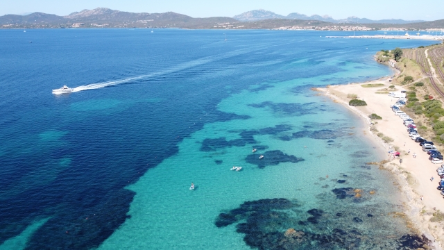  aguas cristalinas de golfo aranci 
