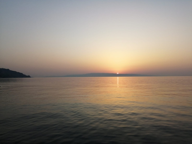 amanecer en el mar 