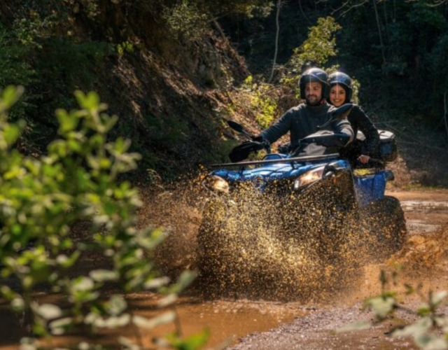  cuatrimoto en el barro 