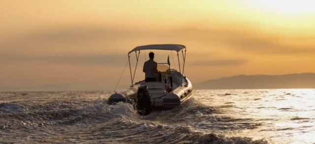  Excursión en barco al atardecer 