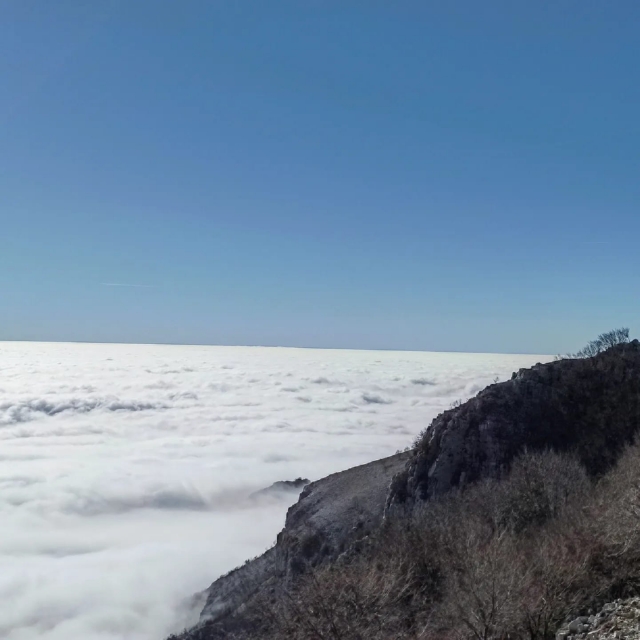  Por encima de las nubes 