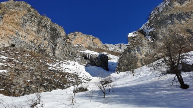  Hermosos paisajes cubiertos de nieve en el área de Cuneo 