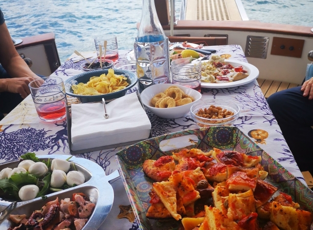  aperitivo a bordo 