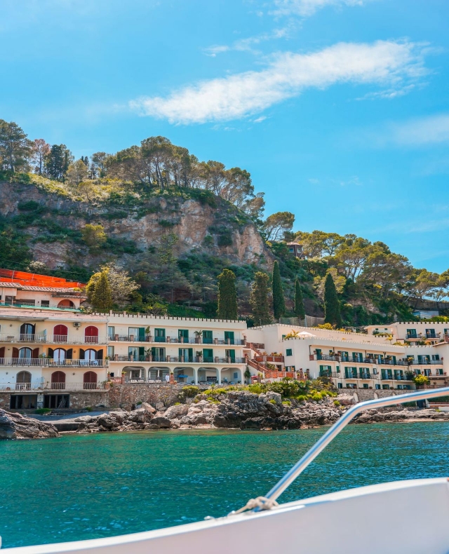  Descubra la costa de Taormina durante un viaje en barco 