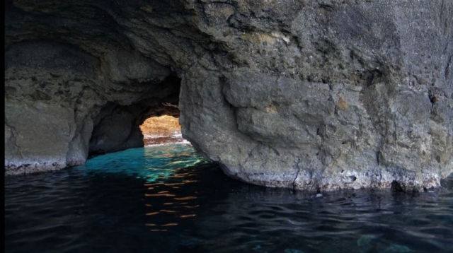  Gruta de los esqueletos 