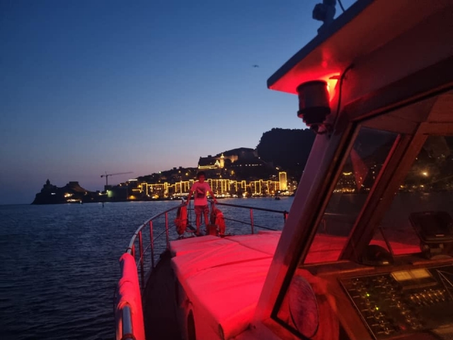  La tarde cae sobre el mar en La Spezia