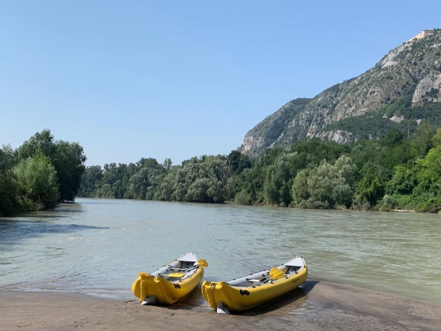  Dos de nuestros maravillosos kayaks 