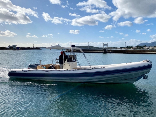  Uno de nuestros botes 