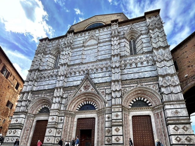  Fachadas de la Catedral 