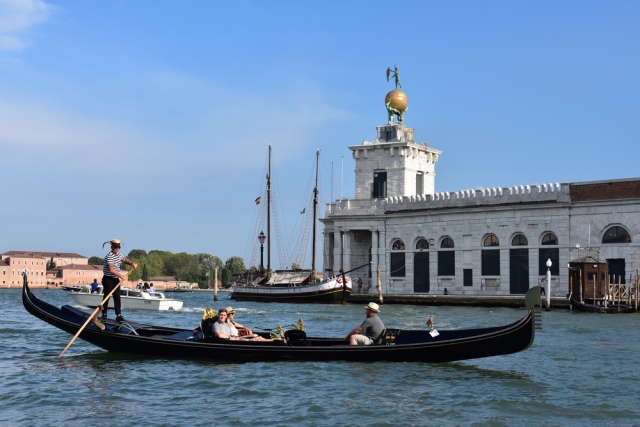  En góndola por la ciudad de Venecia 
