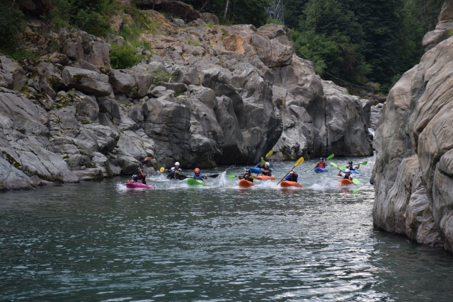 Divertirse en canoa en Valsesia 