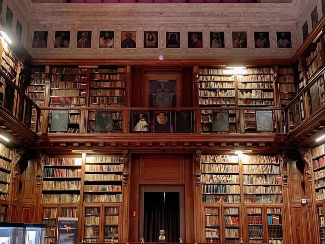  El interior de la Biblioteca 