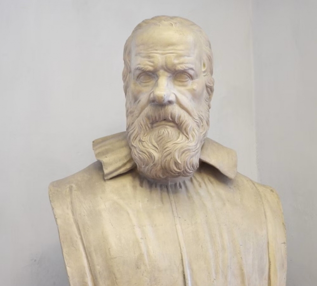  Busto de Galileo 