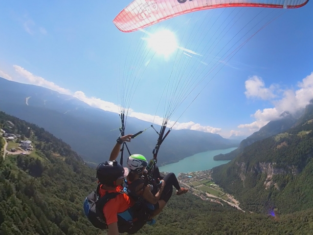 Paragliding en el Parque Natural Adamello Brenta 