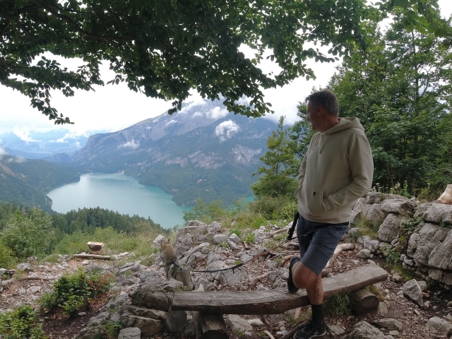  Walk con el Husky en el lago Moleno 