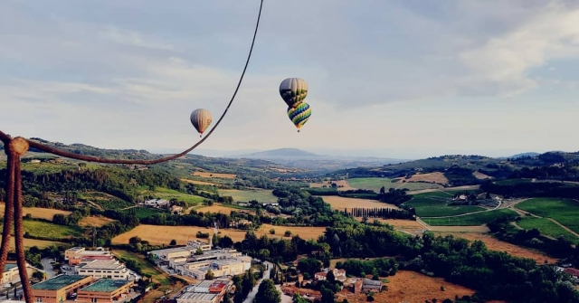  Vuelo por encima de la naturaleza 