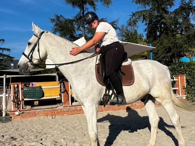  Lección de equitación en el campo 