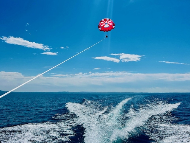 e-19867442-177038483317703849853916.parasailing-lago-di-garda-1-jpg
