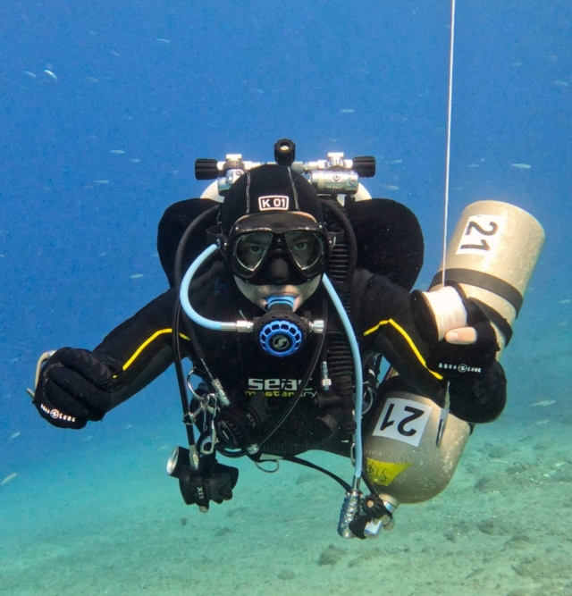  Bajar al fondo marino 